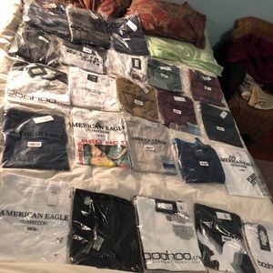 American Eagle T-shirt’s